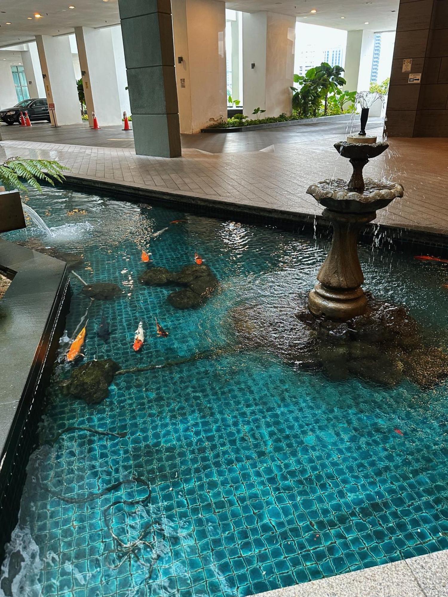 Modern Bauhaus Studio At Regalia Klcc Infinity Pool Kuala Lumpur Exterior photo
