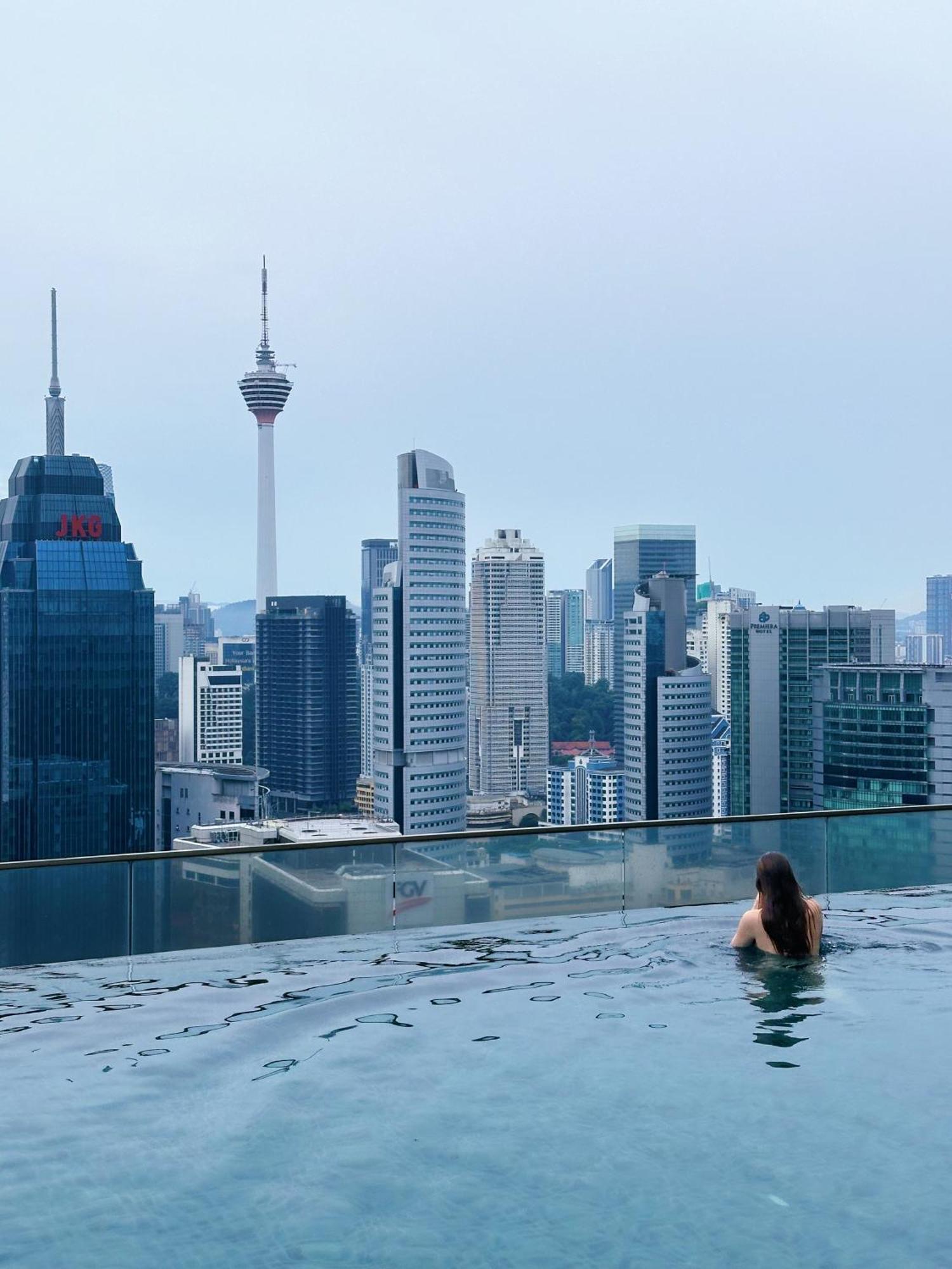 Modern Bauhaus Studio At Regalia Klcc Infinity Pool Kuala Lumpur Exterior photo